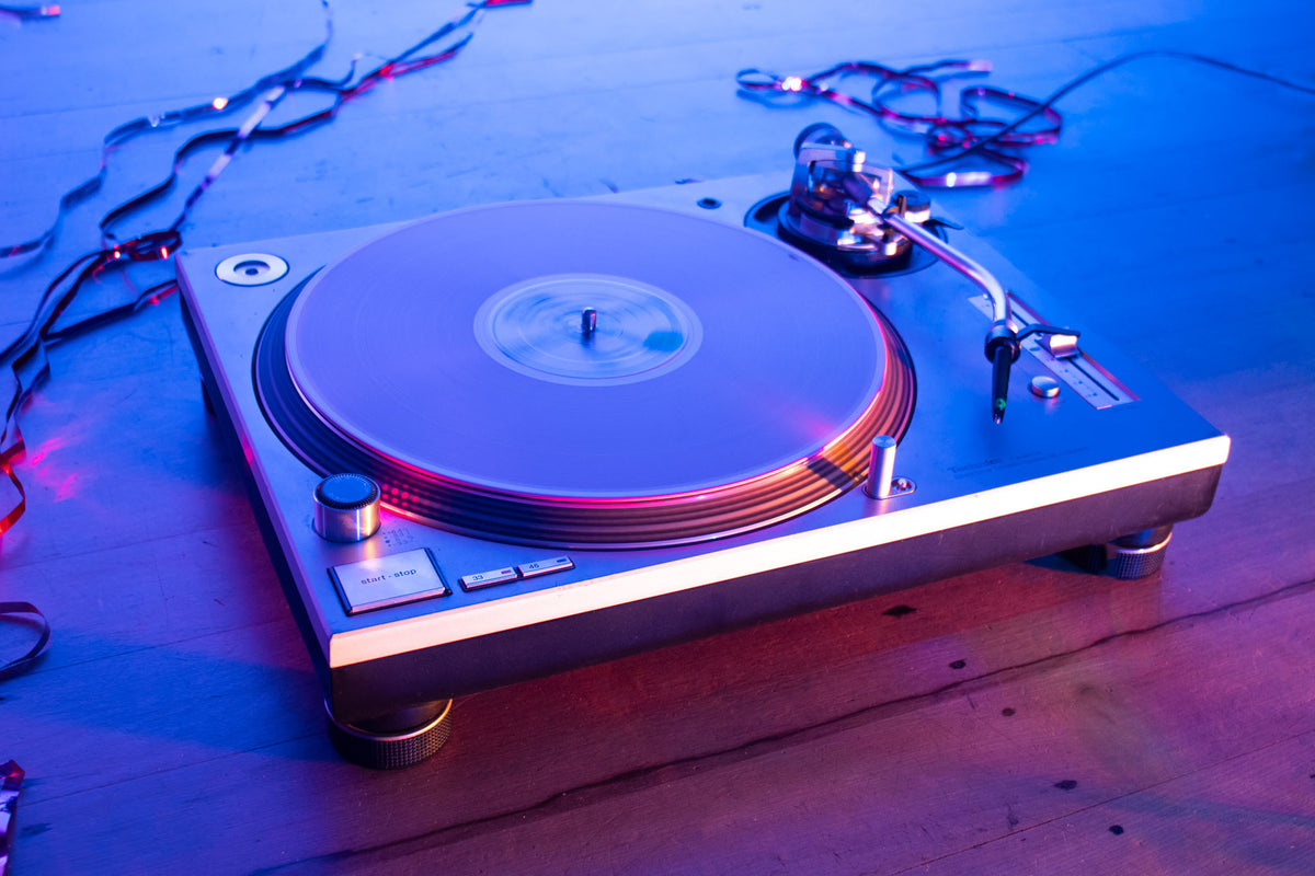 DJ Turntable Gear Hire Technics SL1200 Mk5 Turntable SMALL RAVE