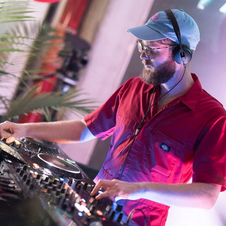 DJ FOR HIRE – SMALL RAVE