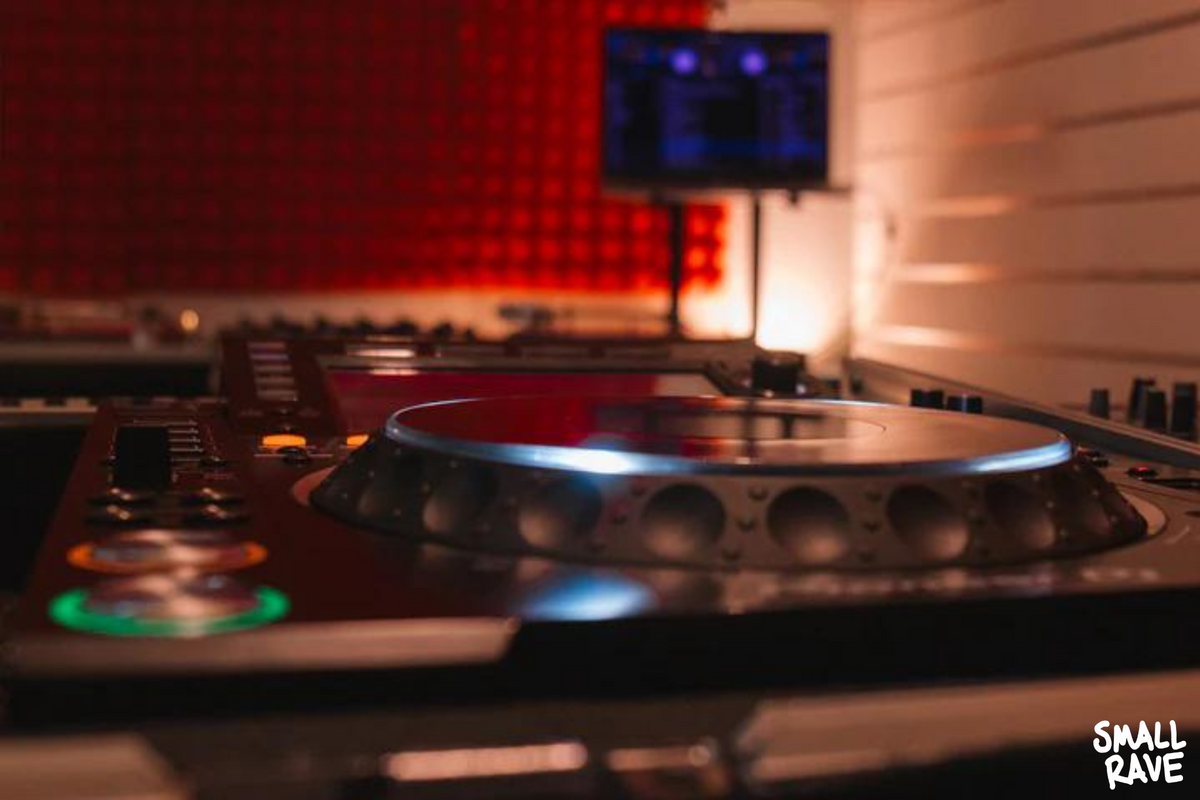 CDJ Hire Auckland - DJ Pioneer Nexus 2 Complete Package – SMALL RAVE