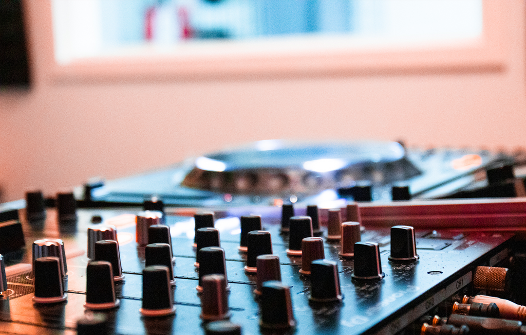 DJ PRACTICE STUDIO – SMALL RAVE